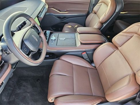 New 2025 Lincoln Navigator L Reserve image 12