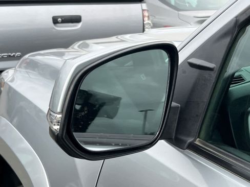 Used 2022 Toyota Tacoma TRD Sport w/ Technology Package AWD/4WD image 8