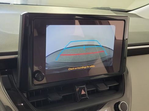 Used 2024 Toyota Corolla LE FWD image 29