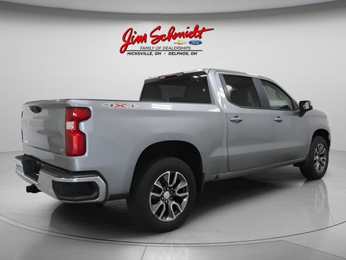 Used 2024 Chevrolet Silverado 1500 LT AWD/4WD image 5