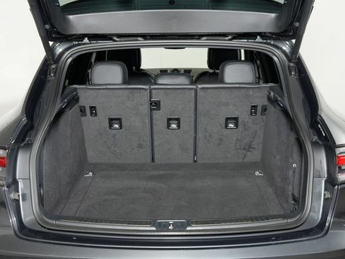 Certified 2023 Porsche Macan S AWD/4WD image 43