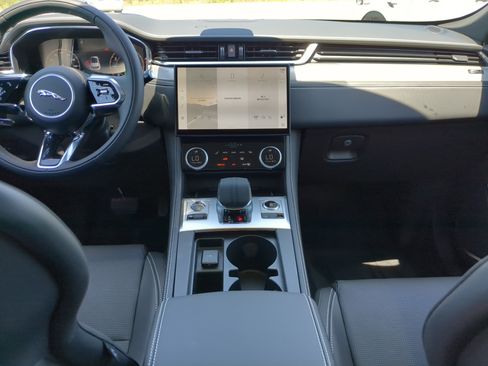 New 2026 Jaguar F-PACE R-Dynamic S image 13