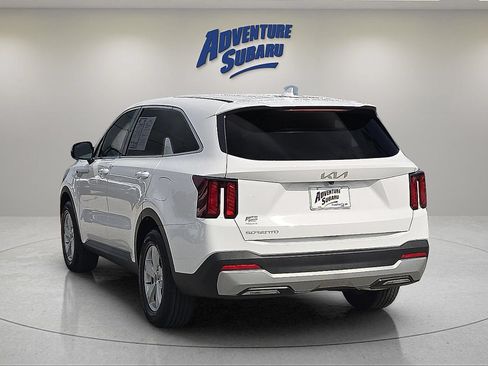 Used 2025 Kia Sorento LX FWD image 5