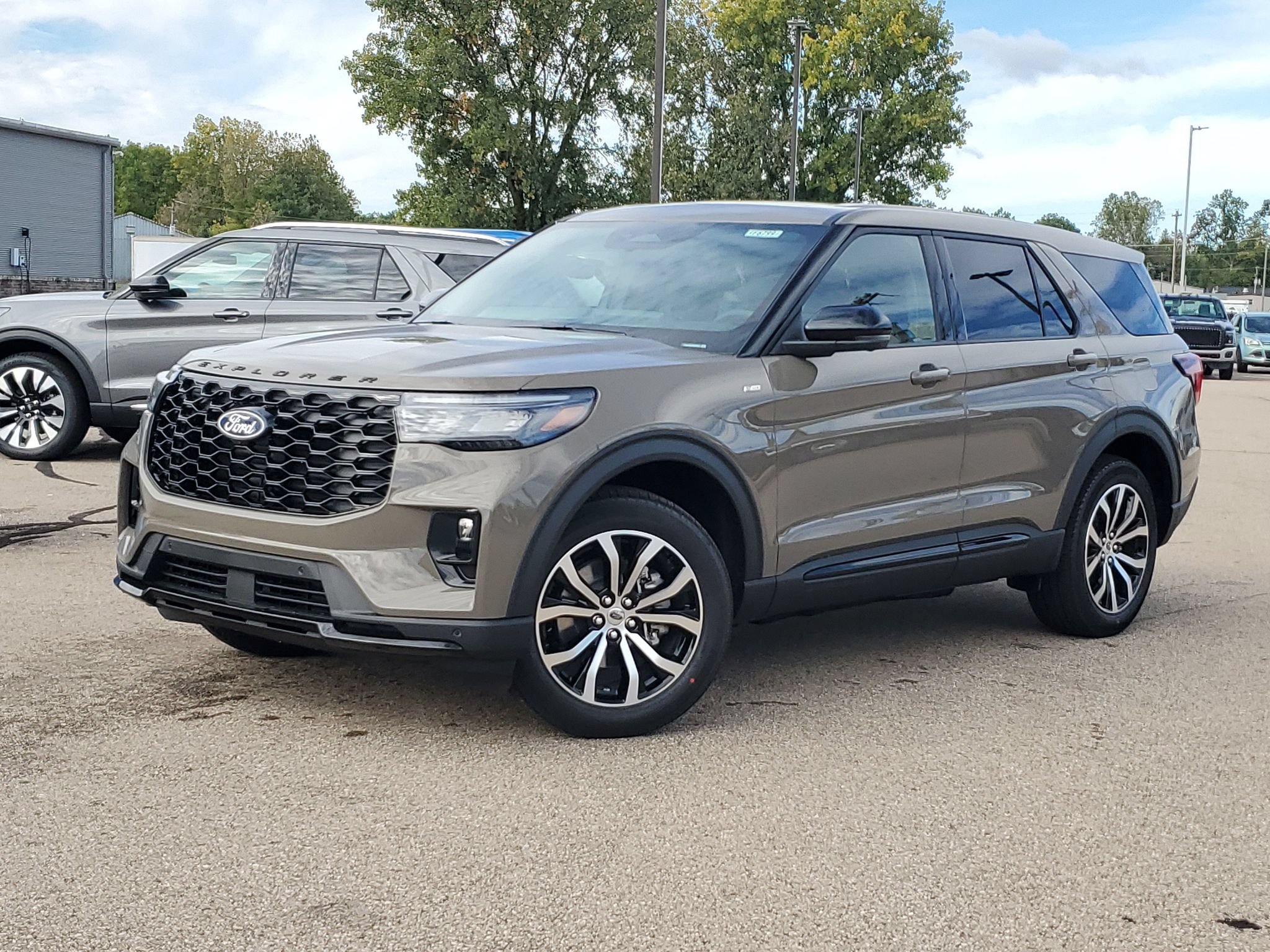 New 2027 Ford Explorer ST-Line AWD/4WD image 31