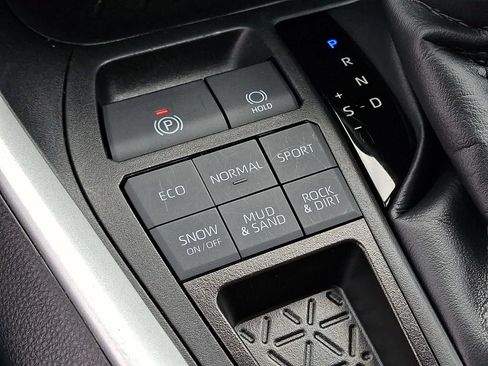 Certified 2024 Toyota RAV4 XLE AWD/4WD image 28