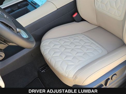 New 2025 Nissan Armada Platinum image 16