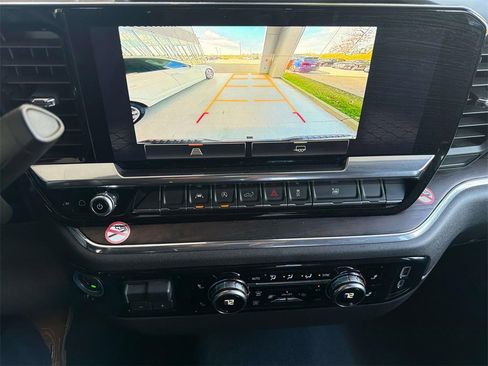 Used 2025 GMC Sierra 1500 SLT image 15