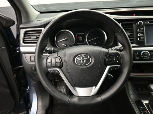Used 2018 Toyota Highlander XLE image 10