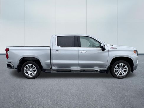 Used 2022 Chevrolet Silverado 1500 LTZ w/ LTZ Premium Package AWD/4WD image 7