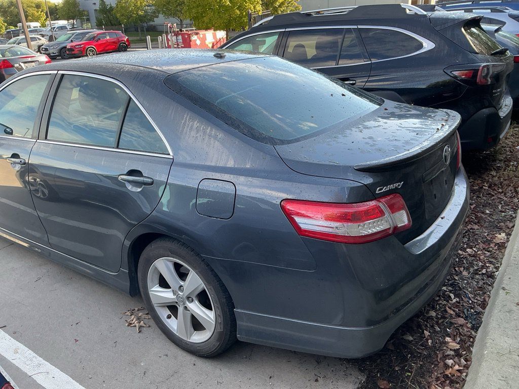 Used 2011 Toyota Camry SE w/ Sport Leather Pkg FWD image 4