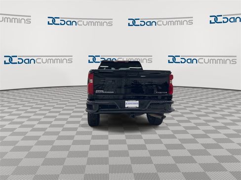 Used 2025 Chevrolet Silverado 2500 Custom w/ Custom Value Package image 7