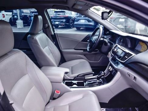 Used 2015 Honda Accord Touring image 20