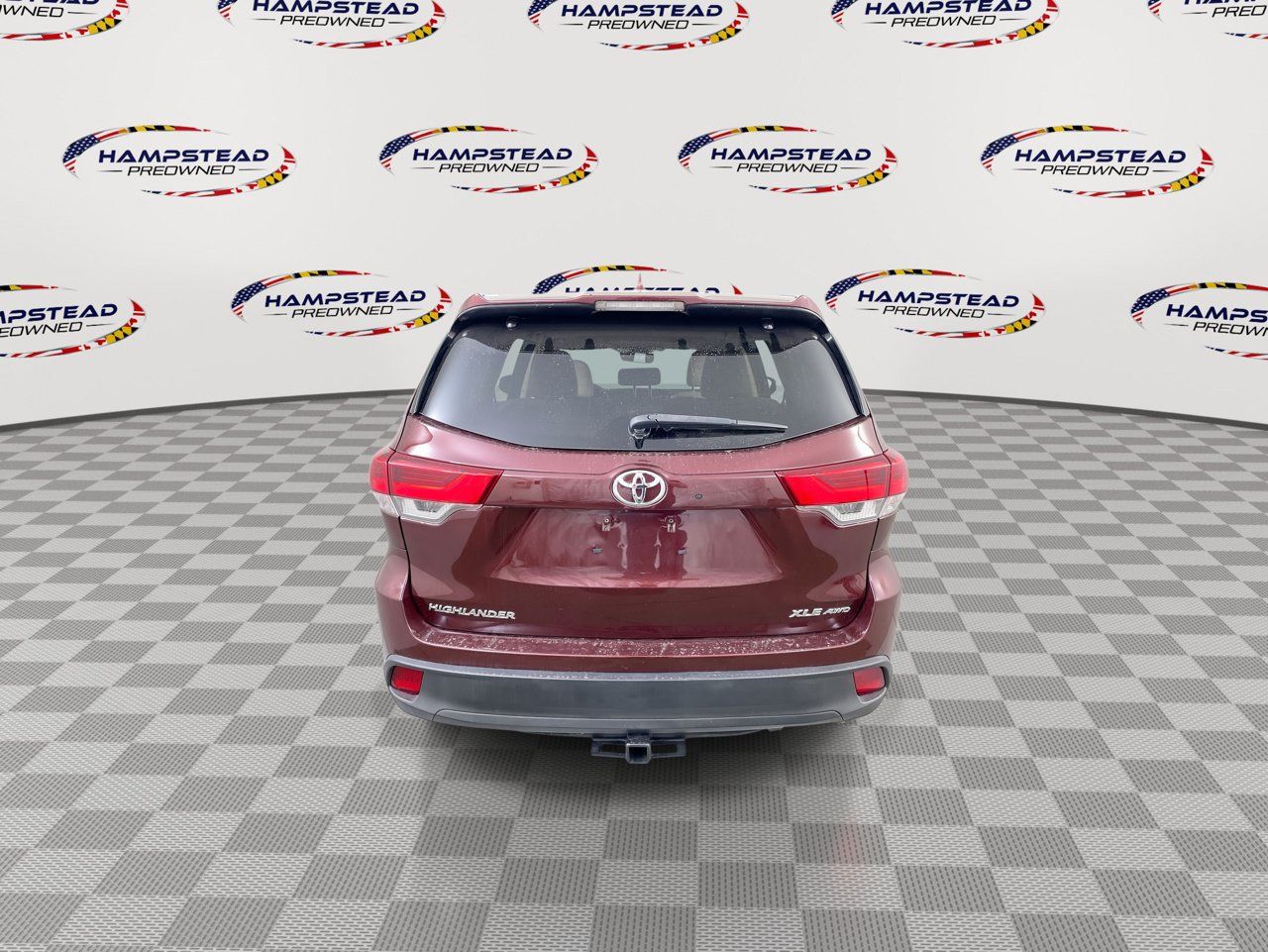 Used 2017 Toyota Highlander XLE AWD/4WD image 7