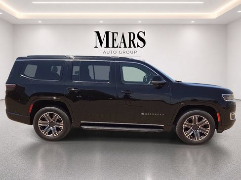 Used 2024 Jeep Wagoneer Series II w/ Flexible Seating Group AWD/4WD image 6