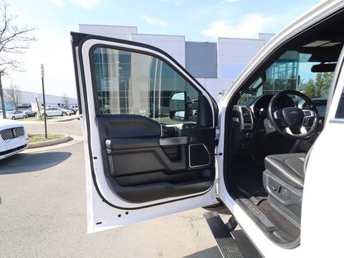 Used 2018 Ford F150 Platinum w/ Equipment Group 701A Luxury image 38