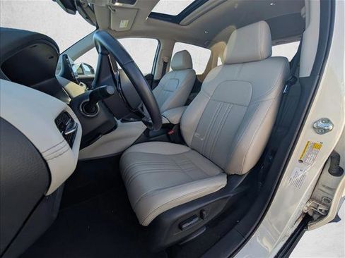 Used 2025 Honda HR-V EX-L image 11