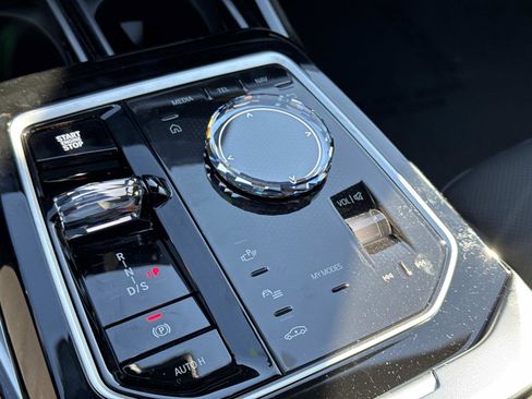 New 2026 BMW 740i w/ Premium Package image 20