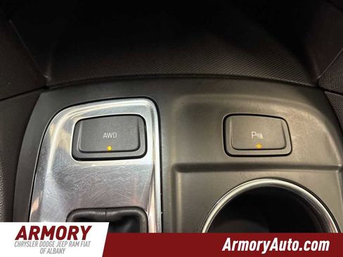 Used 2022 Chevrolet Equinox LT image 24