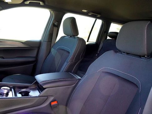 New 2025 Jeep Grand Cherokee Laredo w/ Luxury Tech Group I image 10