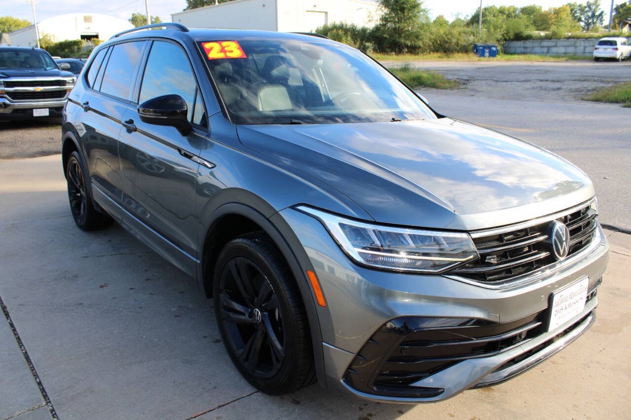 Used 2023 Volkswagen Tiguan SE R-Line FWD image 4