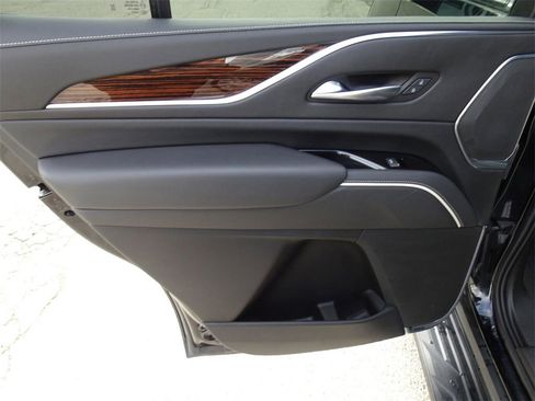 Used 2021 Cadillac Escalade Premium Luxury image 16