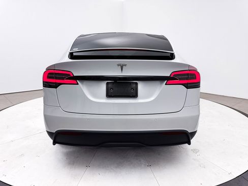 Used 2022 Tesla Model X image 16