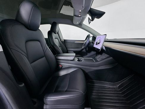 Used 2023 Tesla Model Y Long Range AWD/4WD image 32