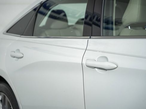 Used 2020 Toyota Avalon XLE w/ Moonroof Package image 16