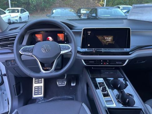 New 2026 Volkswagen Atlas Peak Edition image 14
