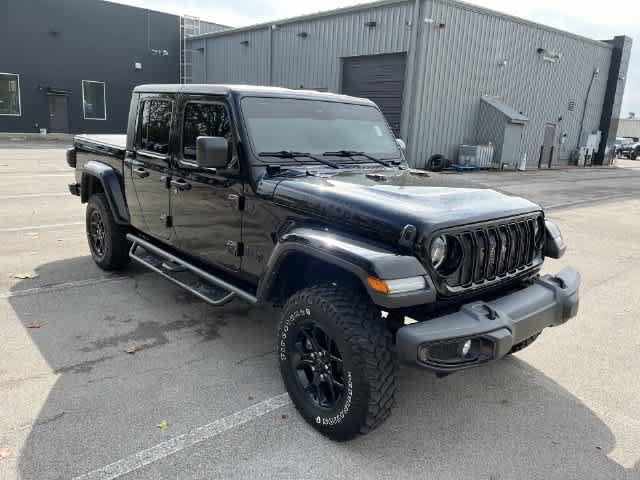 Used 2024 Jeep Gladiator Sport AWD/4WD image 2