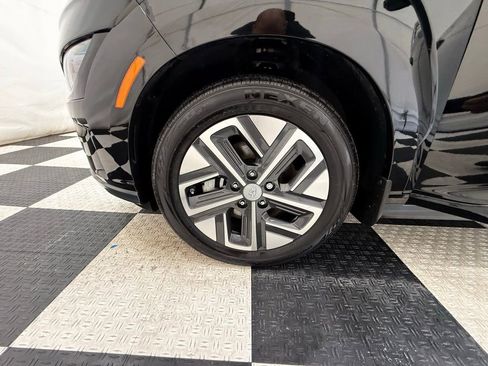 Used 2023 Hyundai Kona SE image 9