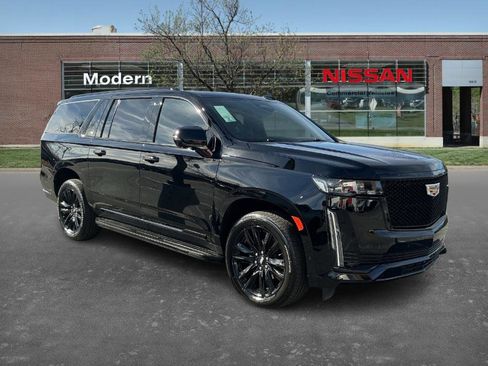 Used 2023 Cadillac Escalade ESV Sport image 5