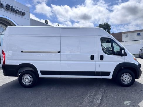 New 2024 RAM ProMaster 2500 w/ Convenience Group image 10
