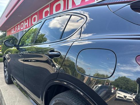 Used 2023 Alfa Romeo Stelvio Veloce AWD/4WD image 13