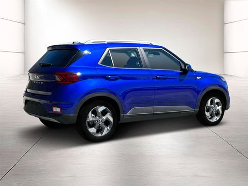 New 2025 Hyundai Venue SEL image 8