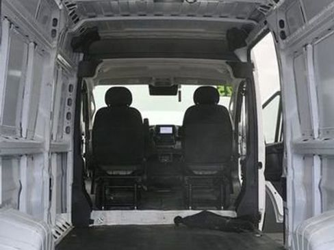 Used 2025 RAM ProMaster 2500 w/ Convenience Group image 13