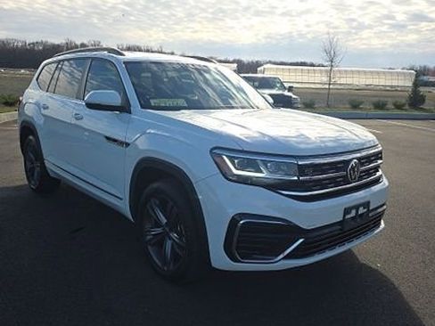 Used 2021 Volkswagen Atlas SE image 3