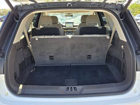 Used 2020 Lincoln Aviator Reserve w/ Equipment Group 201A image 13