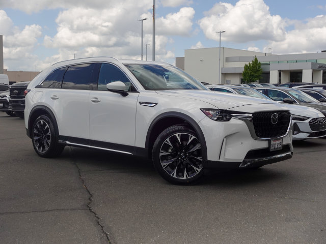 Used 2024 MAZDA CX-90 Plug-In Hybrid w/ Premium Plus AWD/4WD image 5