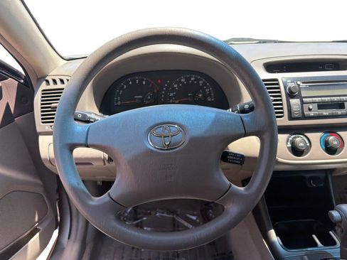 Used 2004 Toyota Camry LE FWD image 18