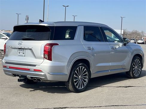 Used 2024 Hyundai Palisade Calligraphy image 43