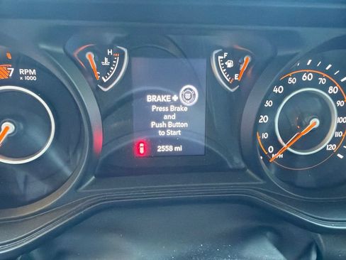 Used 2025 Jeep Wrangler Sport AWD/4WD image 7