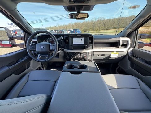 New 2026 Ford F250 XL w/ XL Chrome Package image 32