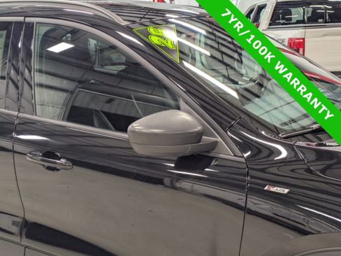 Certified 2025 Ford Escape ST-Line image 10