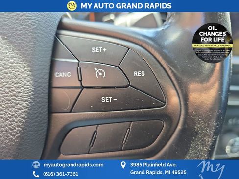 Used 2020 Jeep Cherokee Trailhawk w/ Cold Weather Group AWD/4WD image 16