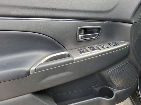 Used 2023 Mitsubishi Outlander Sport ES AWD/4WD image 13