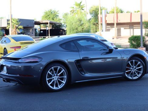 Used 2018 Porsche 718 Cayman RWD image 20