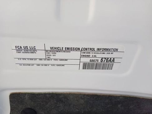 Used 2025 Chrysler Pacifica Limited FWD image 52