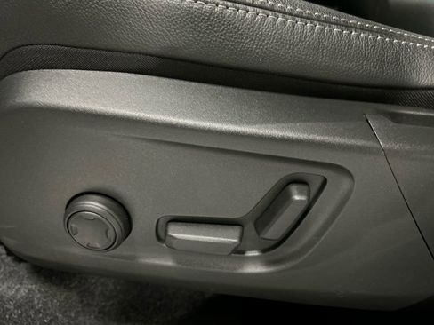 Used 2026 Volvo XC40 B5 Plus w/ Protection Package Premier image 11