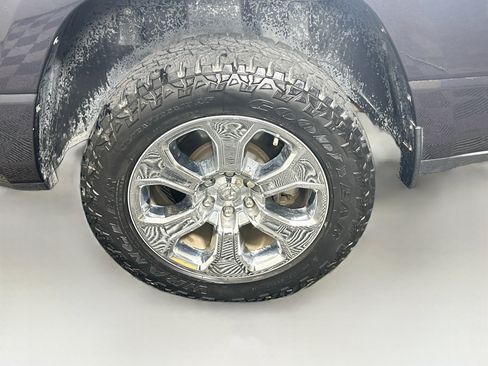 Used 2020 RAM 1500 Big Horn RWD image 11